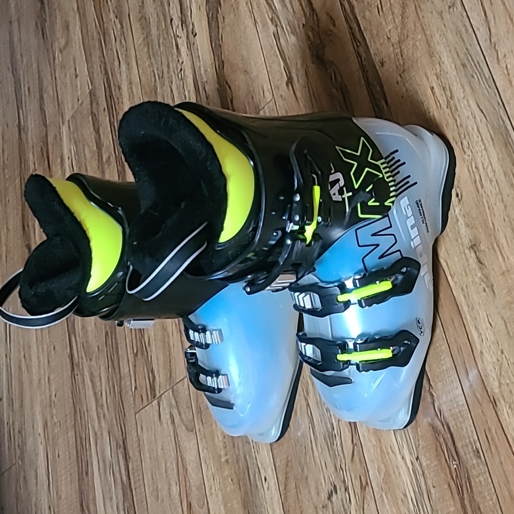 Ski Boots - Picture 4 of 6